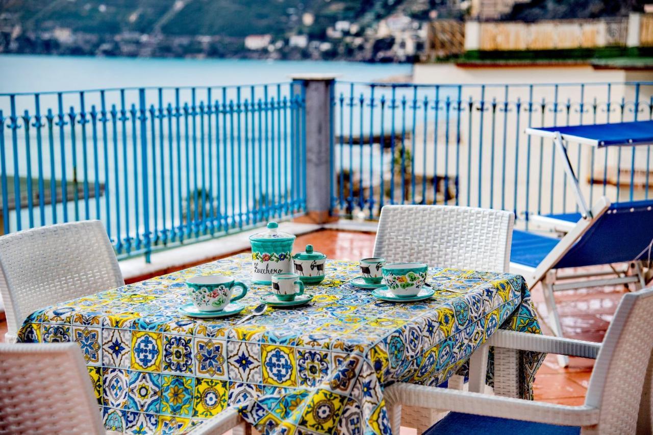 Appartamento A Terrace On The Sea Maiori Esterno foto