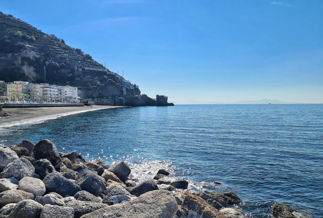 Appartamento A Terrace On The Sea Maiori Esterno foto
